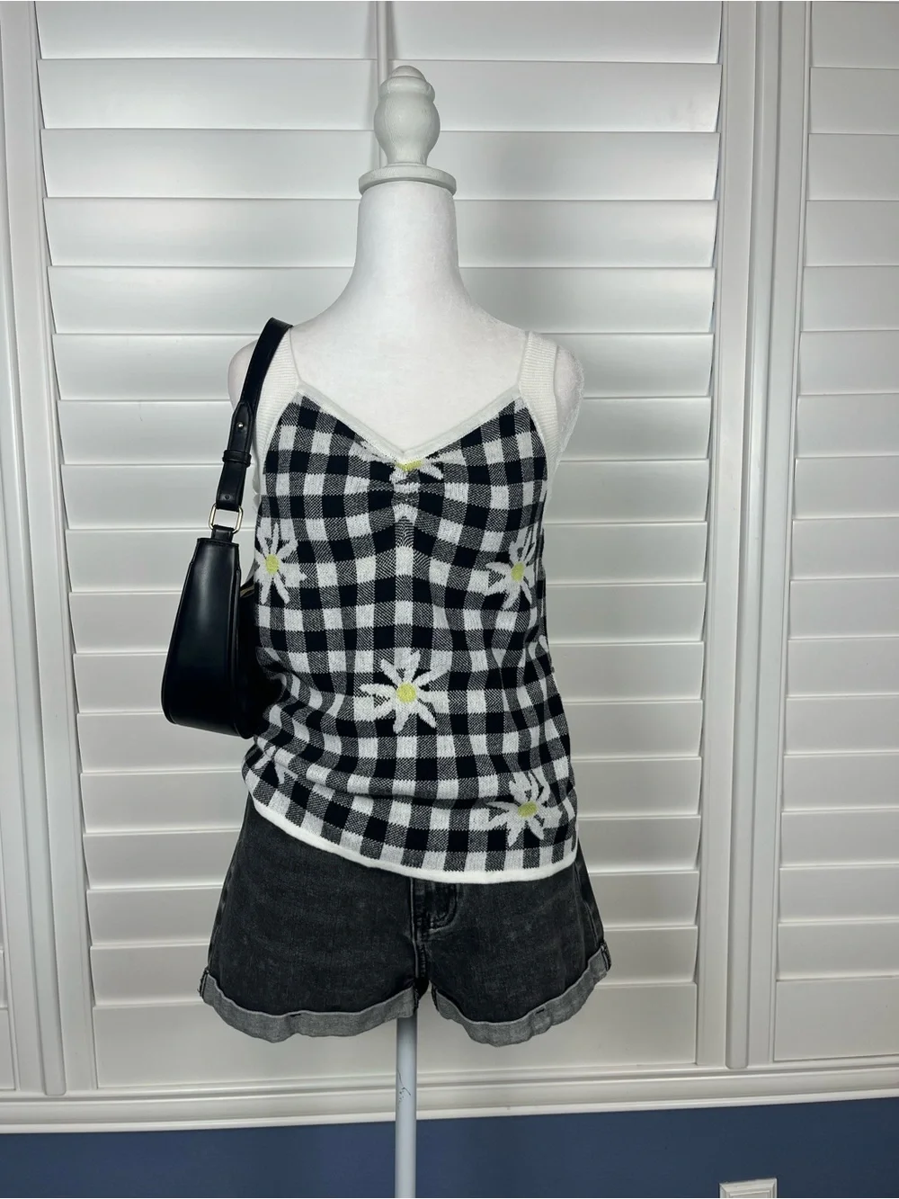 Cato Black & White Gingham Daisy Knit Tank Top Medium